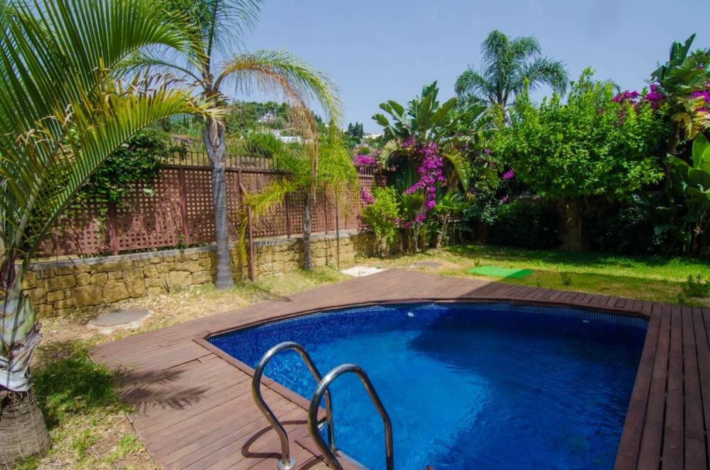 Villa for sale in Benalmádena