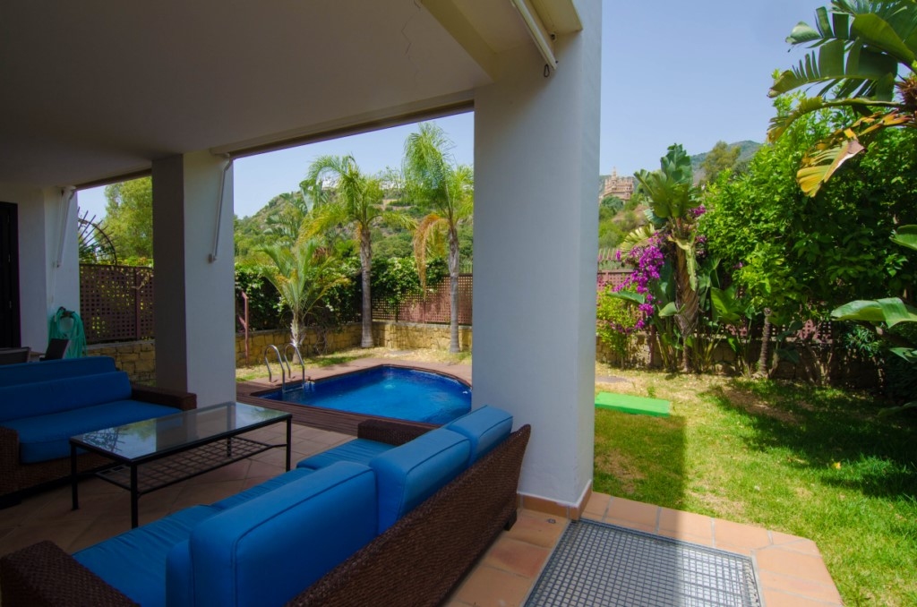 Villa for sale in Benalmádena