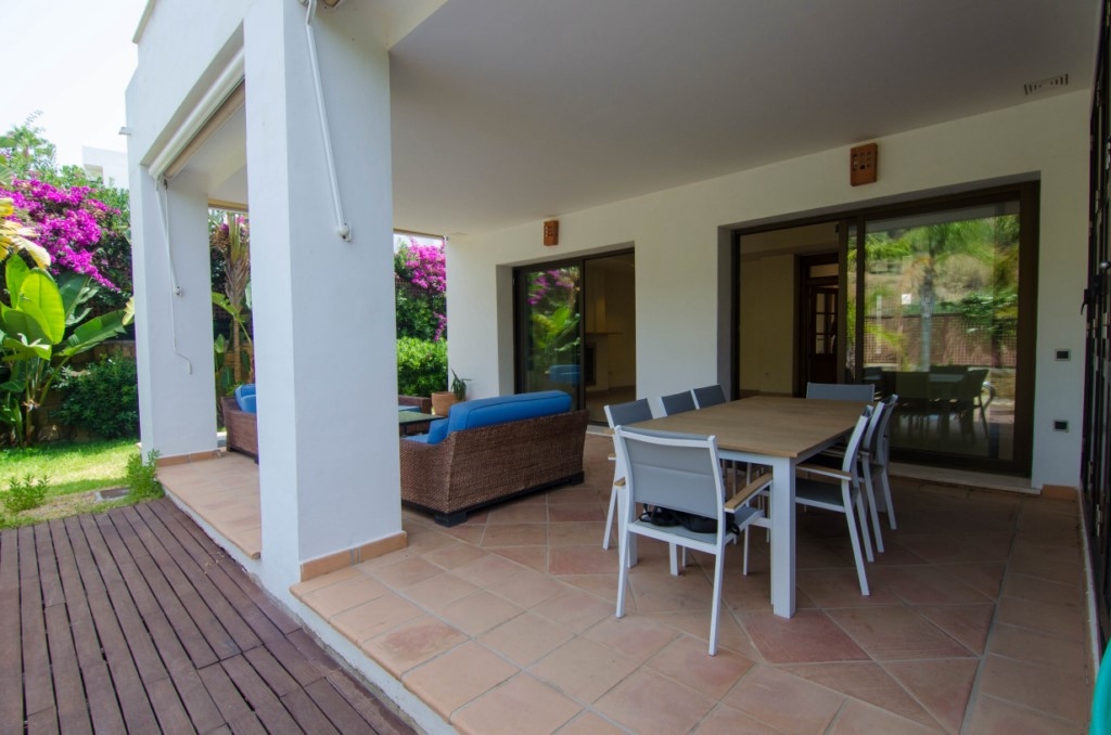 Villa for sale in Benalmádena