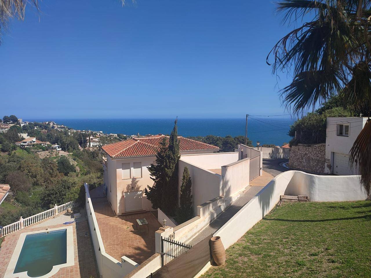 Villa en venta en Benalmádena