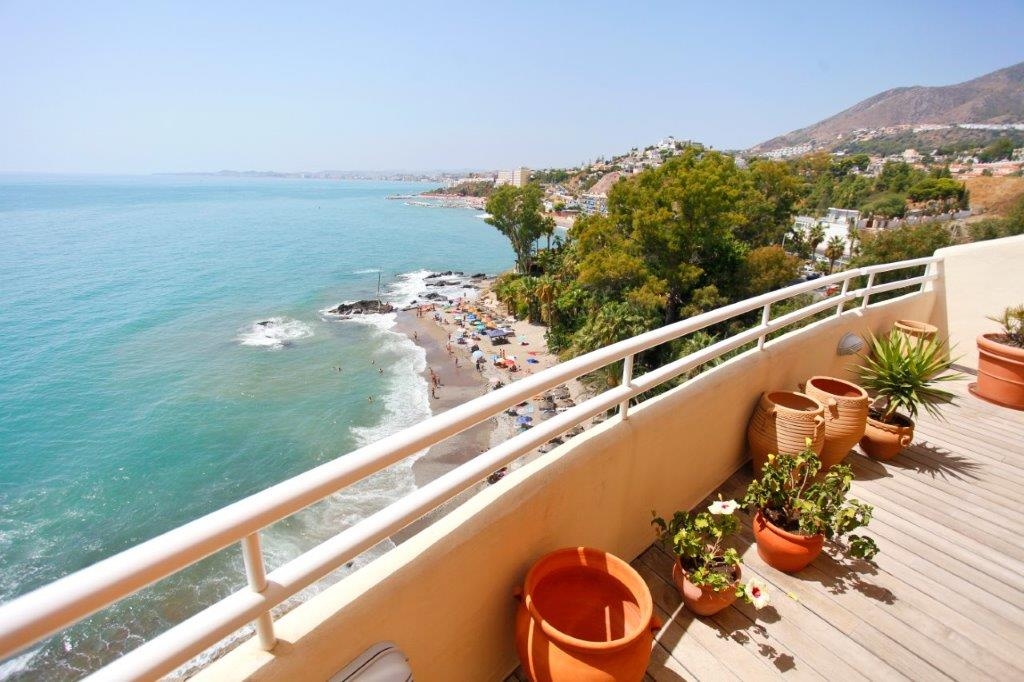 ATICO EN PRIMERA LLINEA DE PLAYA DE BENALMADENA COSTA