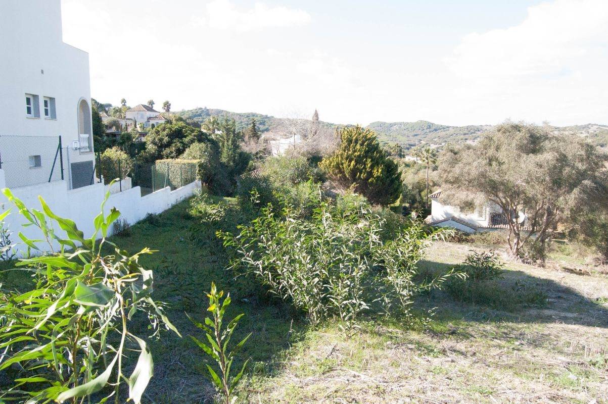 BONITA PARCELA EN UIRBANIZACION SOTOGRANDE DE MARBELLA