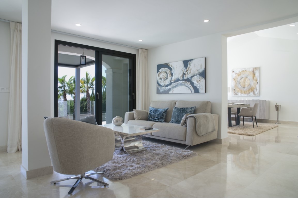 Villa for sale in Estepona