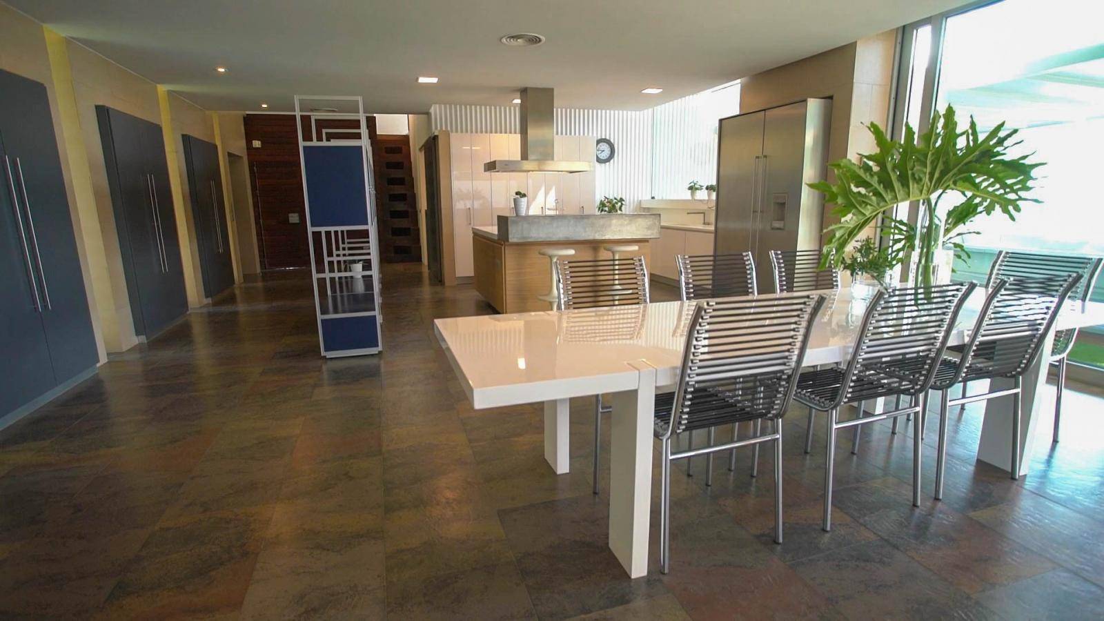 VILLA DE LUJO EN URBANIZACION PRIVADA DE BENALMADENA