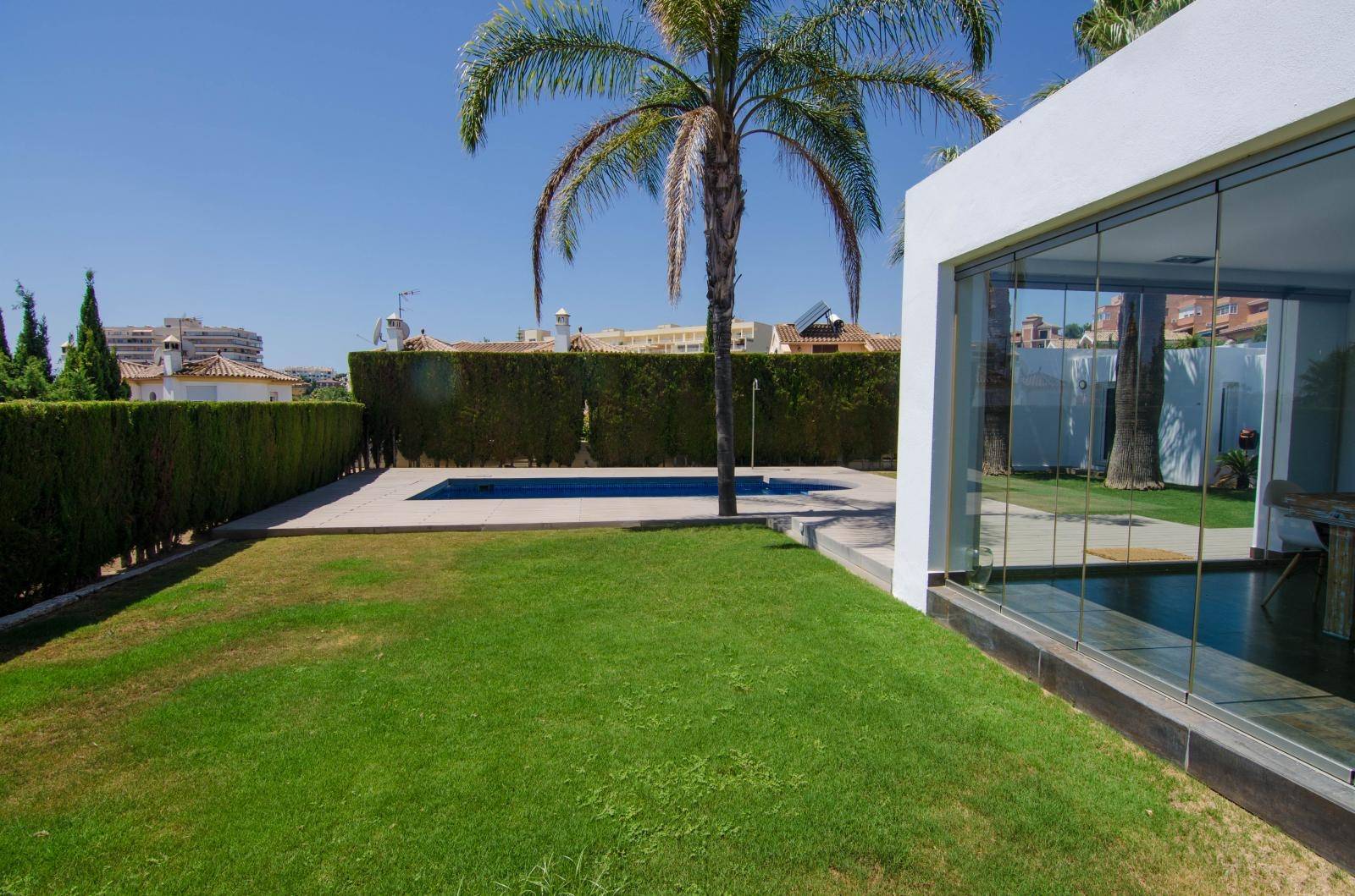 Villa for sale in Benalmádena Costa