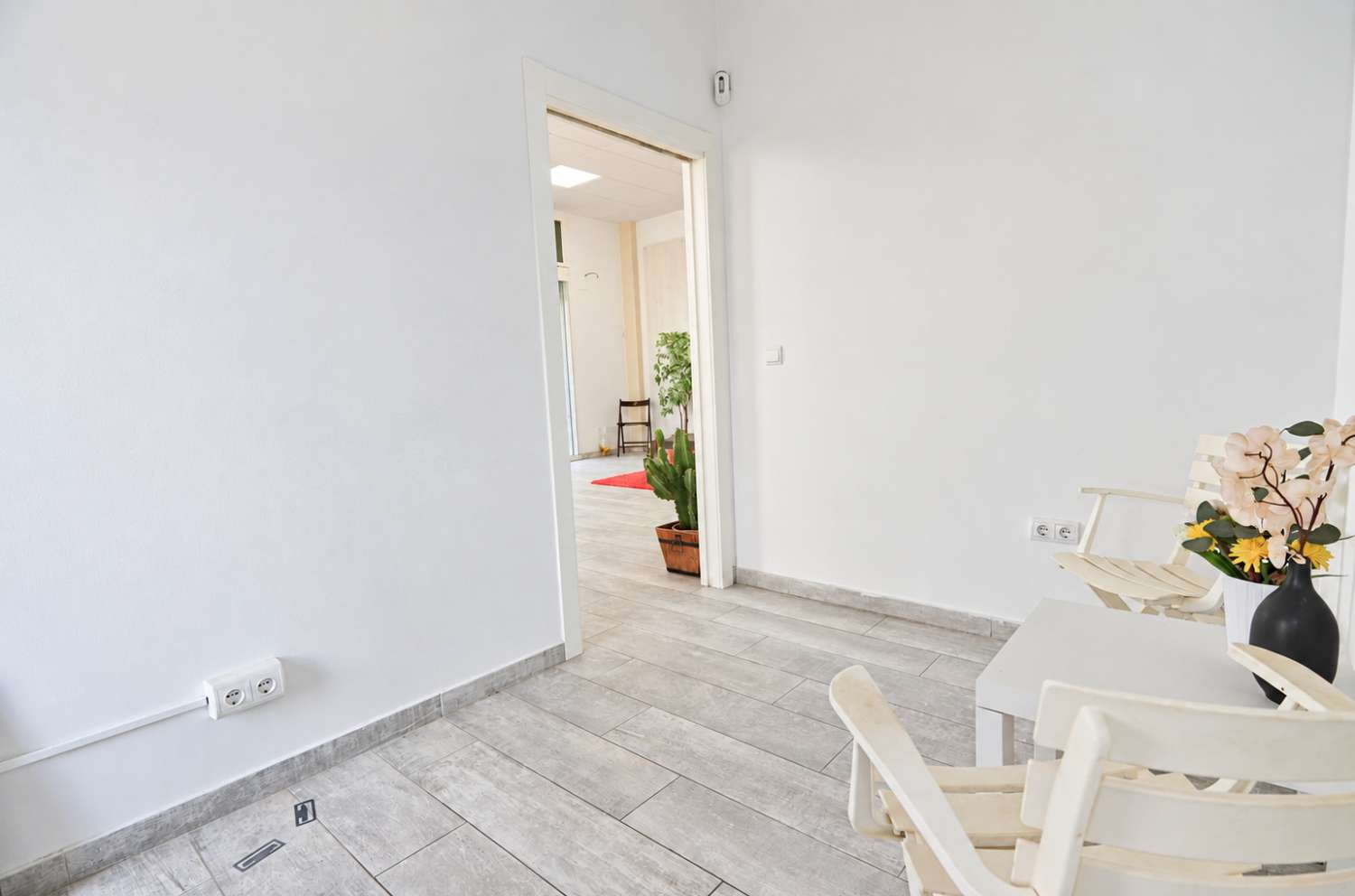 Fantastico local en esquina en zona Calvario torremolinos posibilidad cambio de uso a vivienda