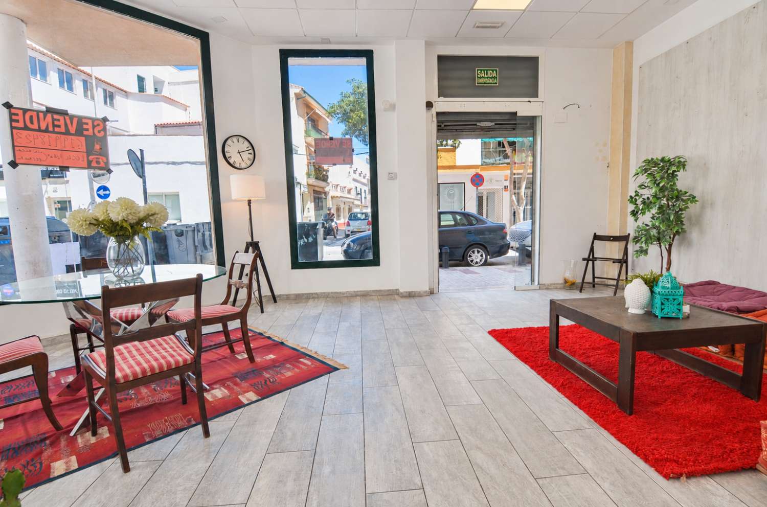 Fantastico local en esquina en zona Calvario torremolinos posibilidad cambio de uso a vivienda