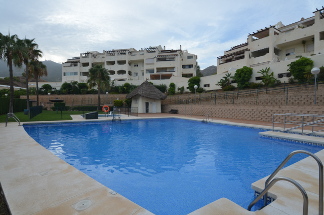 BONITO APARTAMENTO CON ESPECTACULARES VISTAS AL MAR Y MONTAÑA