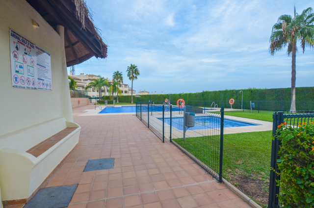 BONITO APARTAMENTO CON ESPECTACULARES VISTAS AL MAR Y MONTAÑA