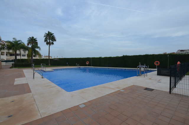 BONITO APARTAMENTO CON ESPECTACULARES VISTAS AL MAR Y MONTAÑA