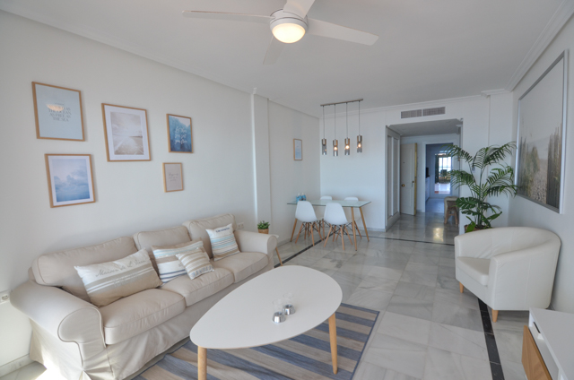 APARTAMENTO EN PRIMERA LINEA DE PLAYA DE BENALMADENA