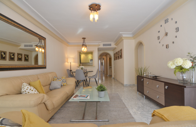 PRECISO APARTAMENTO EN PRIMERA LINEA DE PLAYA
