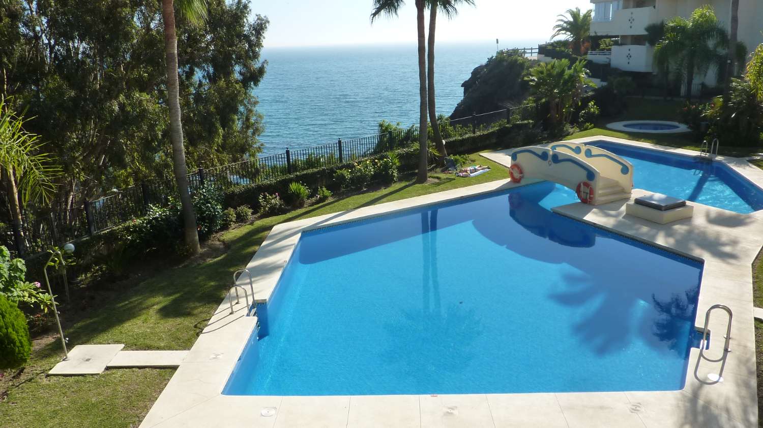 Espectacular vivienda en primerisima linea de playa de Benalmadena Costa