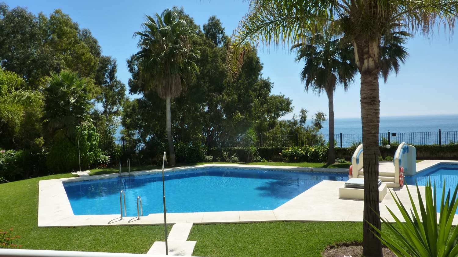 Espectacular vivienda en primerisima linea de playa de Benalmadena Costa