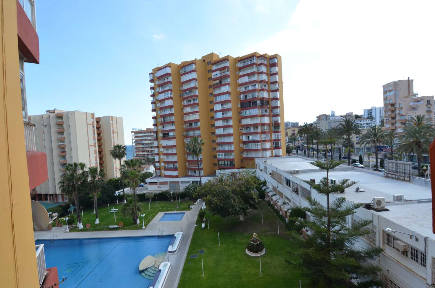 FABULOSO PISO COMPLETAMENTE REFORMADO EN SEGUNDA LINEA DE PLAYA