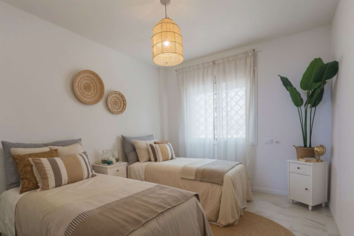 APARTAMENTO EN PRIMERA LINEA DE PLAYA DE BENALMADENA COSTA
