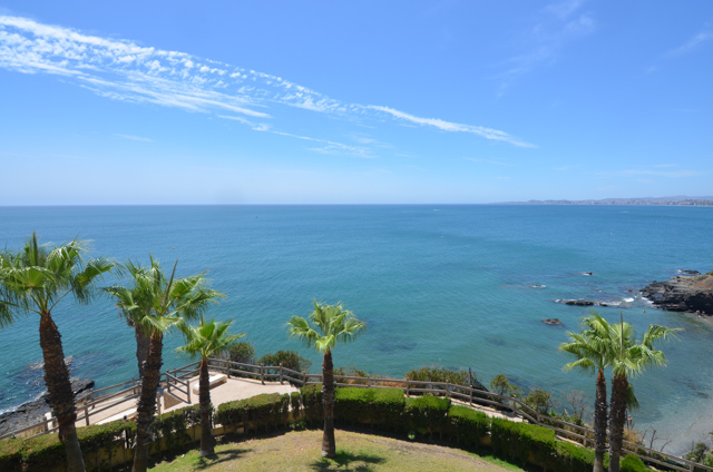 Espectacular vivienda en primerisima linea de playa de Benalmadena Costa