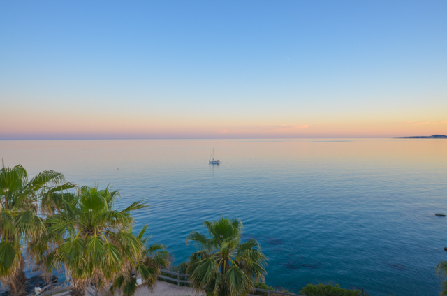 Espectacular vivienda en primerisima linea de playa de Benalmadena Costa