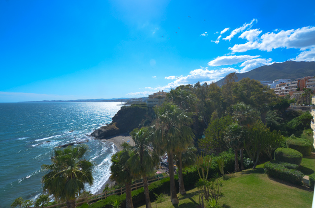 Espectacular vivienda en primerisima linea de playa de Benalmadena Costa