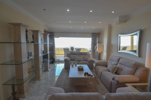 Espectacular vivienda en primerisima linea de playa de Benalmadena Costa