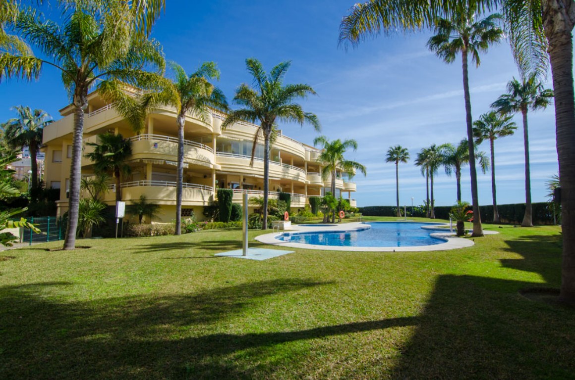 Espectacular vivienda en primerisima linea de playa de Benalmadena Costa
