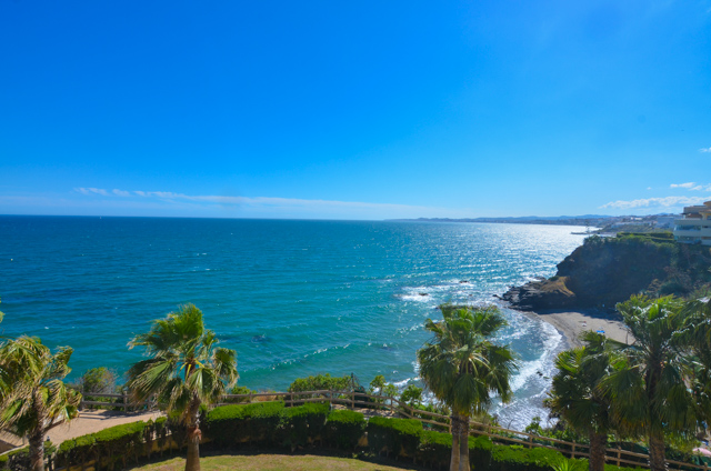 Espectacular vivienda en primerisima linea de playa de Benalmadena Costa