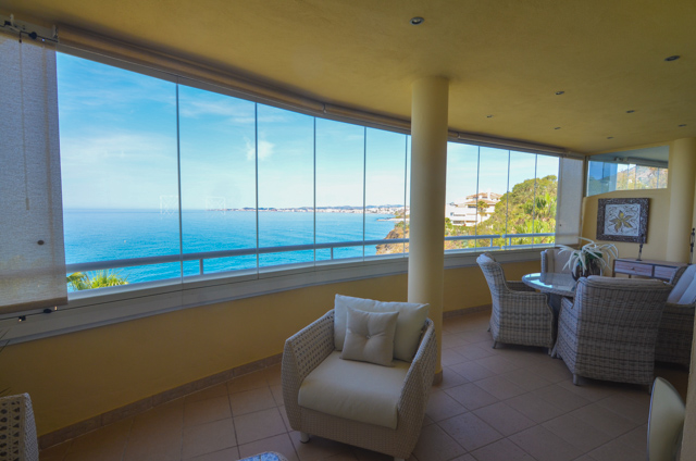 Espectacular vivienda en primerisima linea de playa de Benalmadena Costa