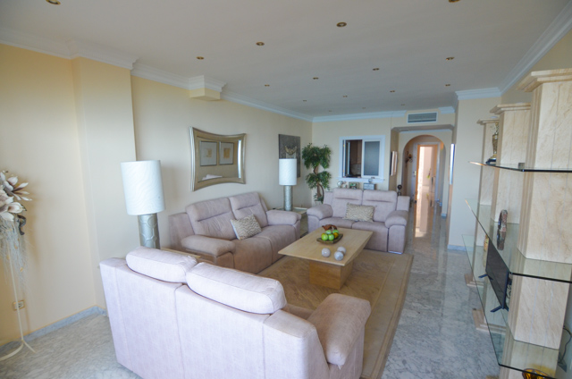 Espectacular vivienda en primerisima linea de playa de Benalmadena Costa