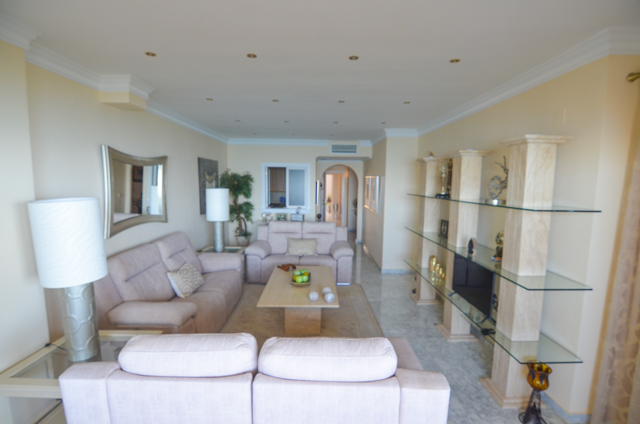 Espectacular vivienda en primerisima linea de playa de Benalmadena Costa