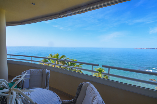 Espectacular vivienda en primerisima linea de playa de Benalmadena Costa
