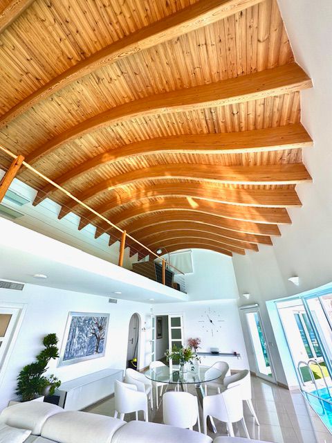 VILLA MODERNA CON PROBABLEMENTE LAS MEJORES VISTAS AL MAR Y MONTAÑA DE LA COSTA DEL SOL