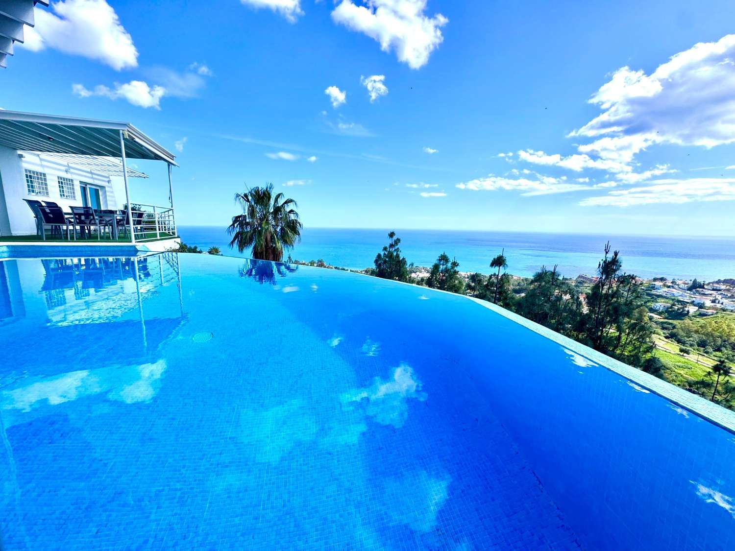 Villa til salgs til Benalmádena