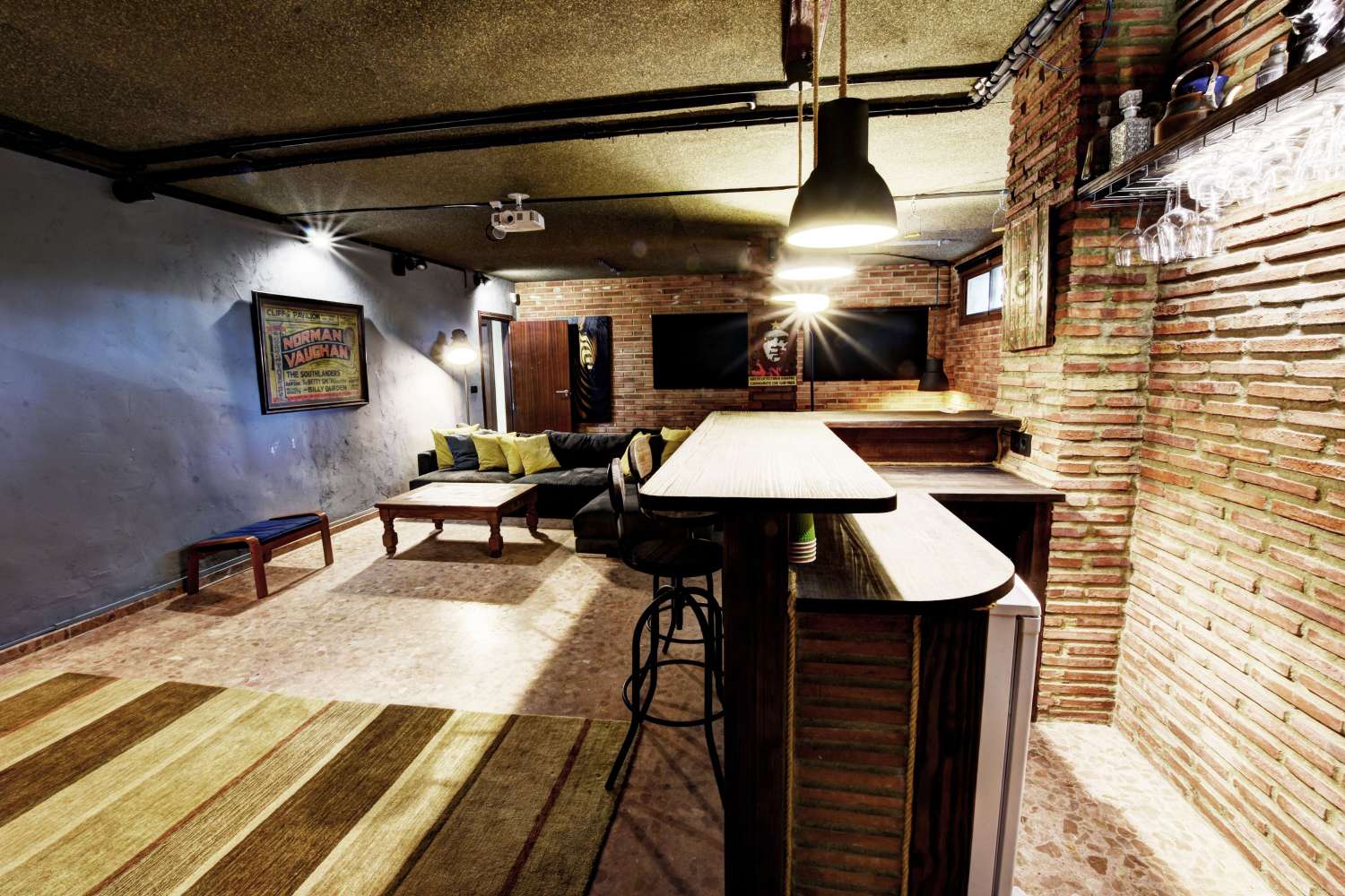 VILLA CON UBICACION INMEJORABLE CON BONITAS VISTAS AL MAR