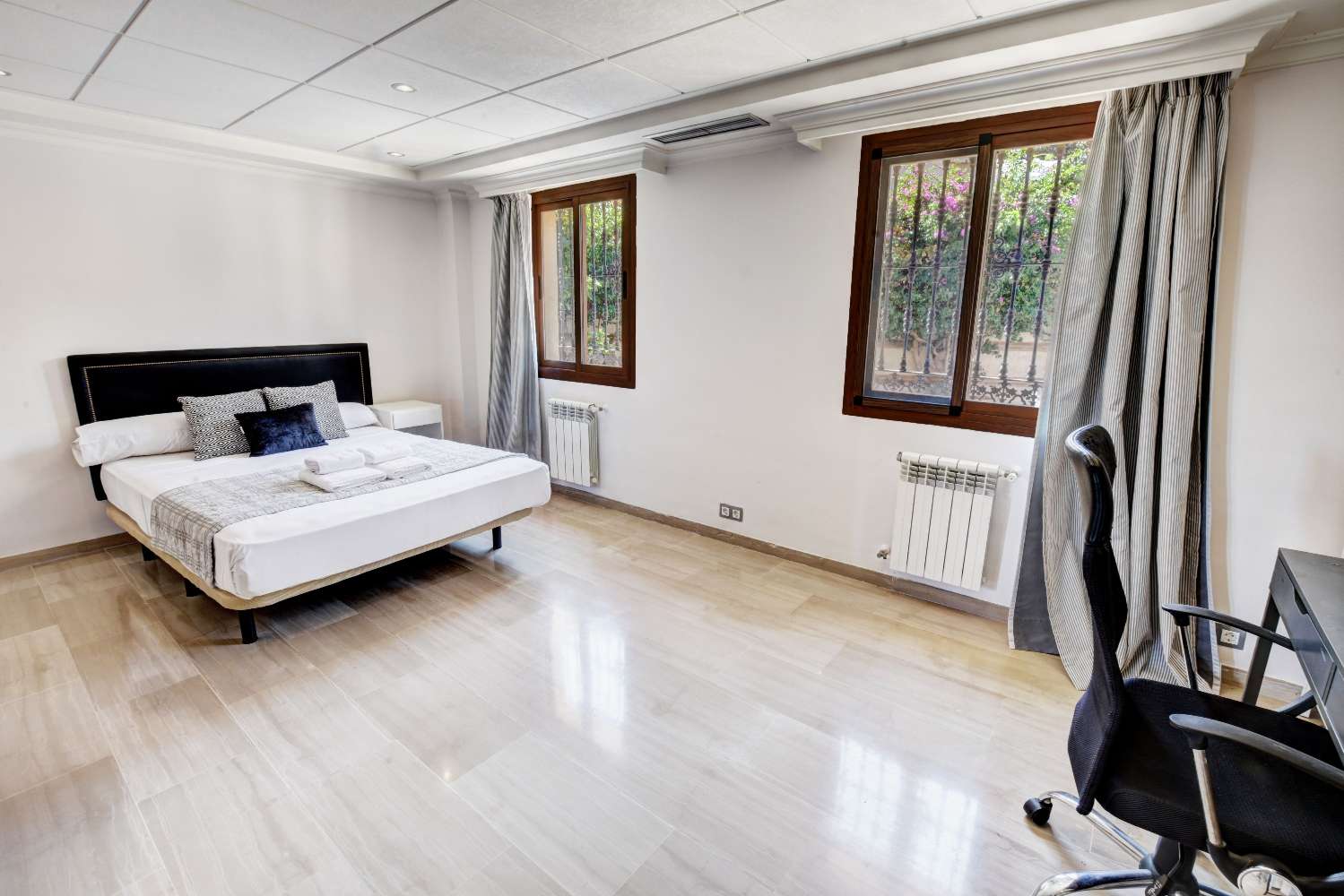 VILLA CON UBICACION INMEJORABLE CON BONITAS VISTAS AL MAR