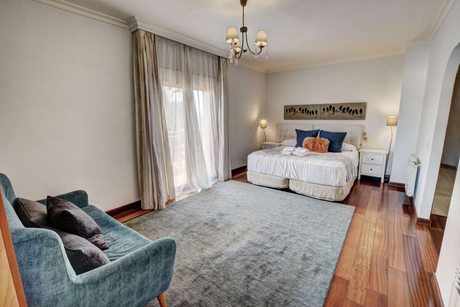 VILLA CON UBICACION INMEJORABLE CON BONITAS VISTAS AL MAR