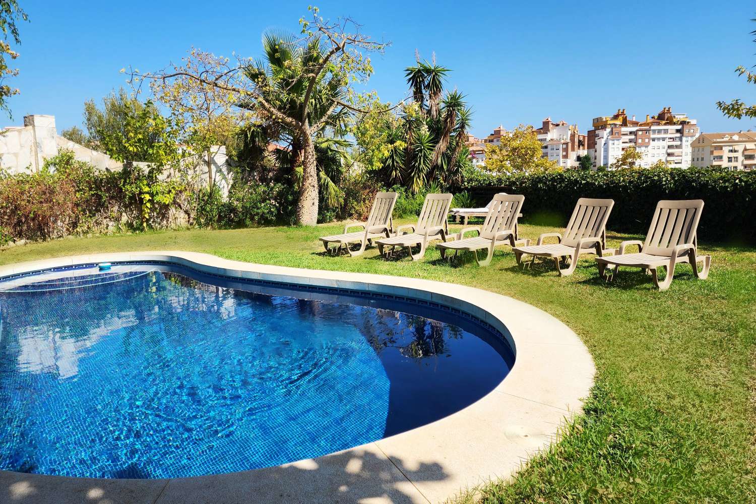 VILLA CON UBICACION INMEJORABLE CON BONITAS VISTAS AL MAR