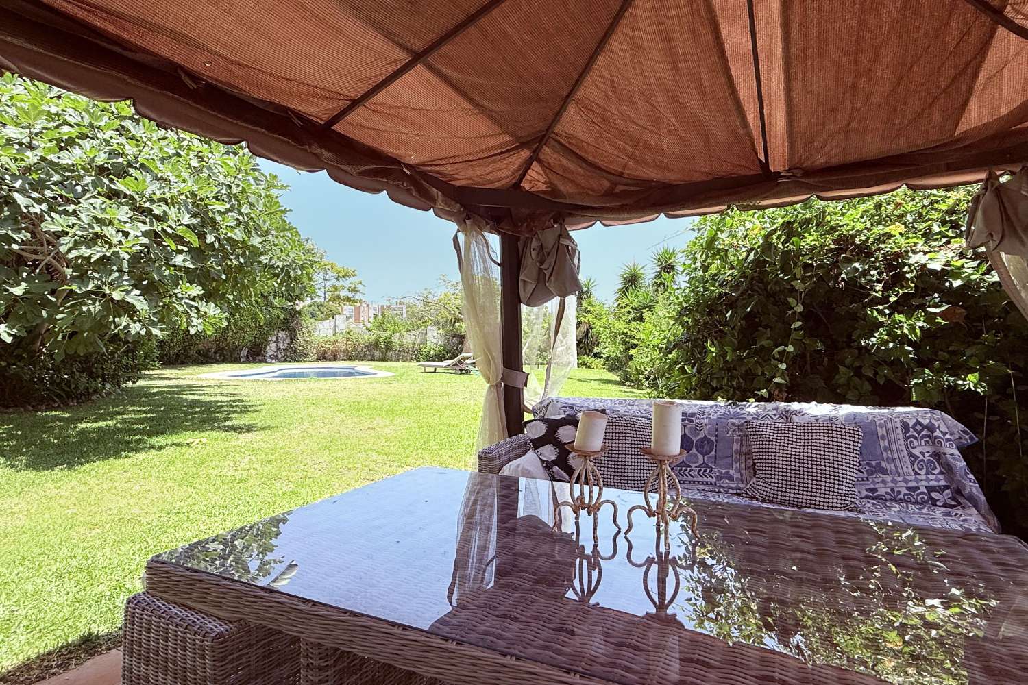 VILLA CON UBICACION INMEJORABLE CON BONITAS VISTAS AL MAR