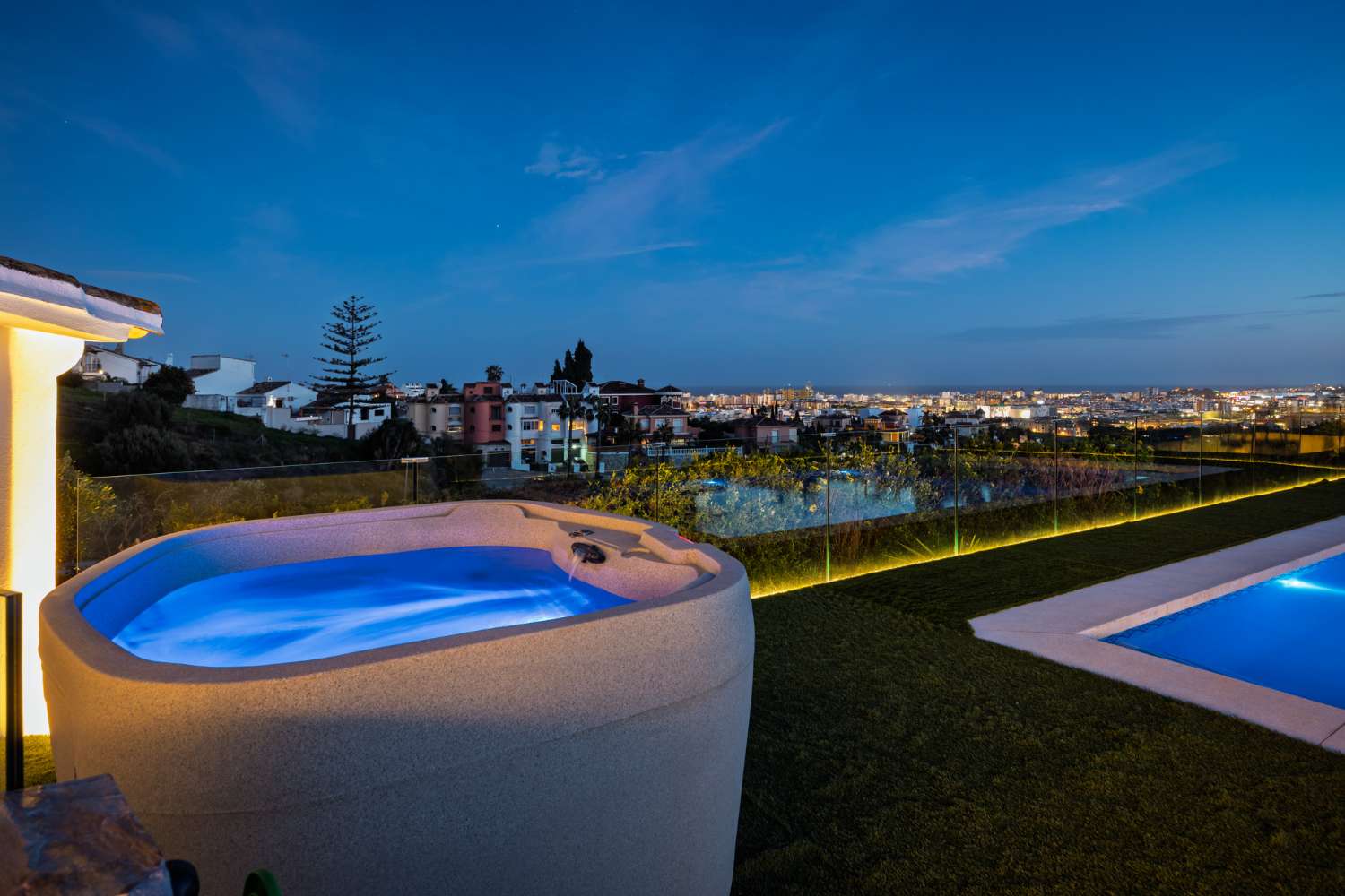 VILLA EN MIJAS CON ESPECTACULARES VISTAS AL MEDITERRANEO