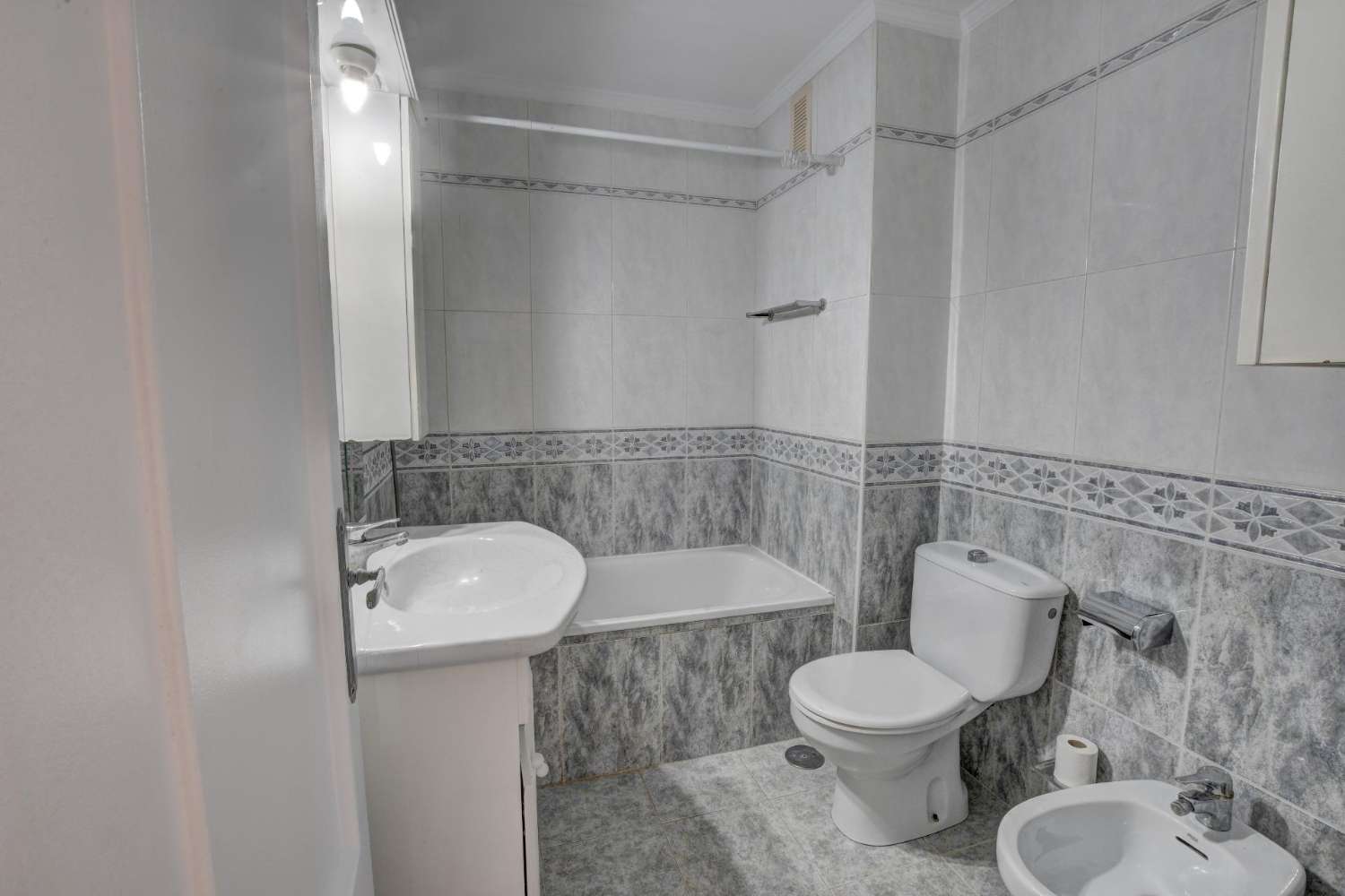 APARTAMENTO EN ZONA CENTRO DE ARROYO DE LA MIEL