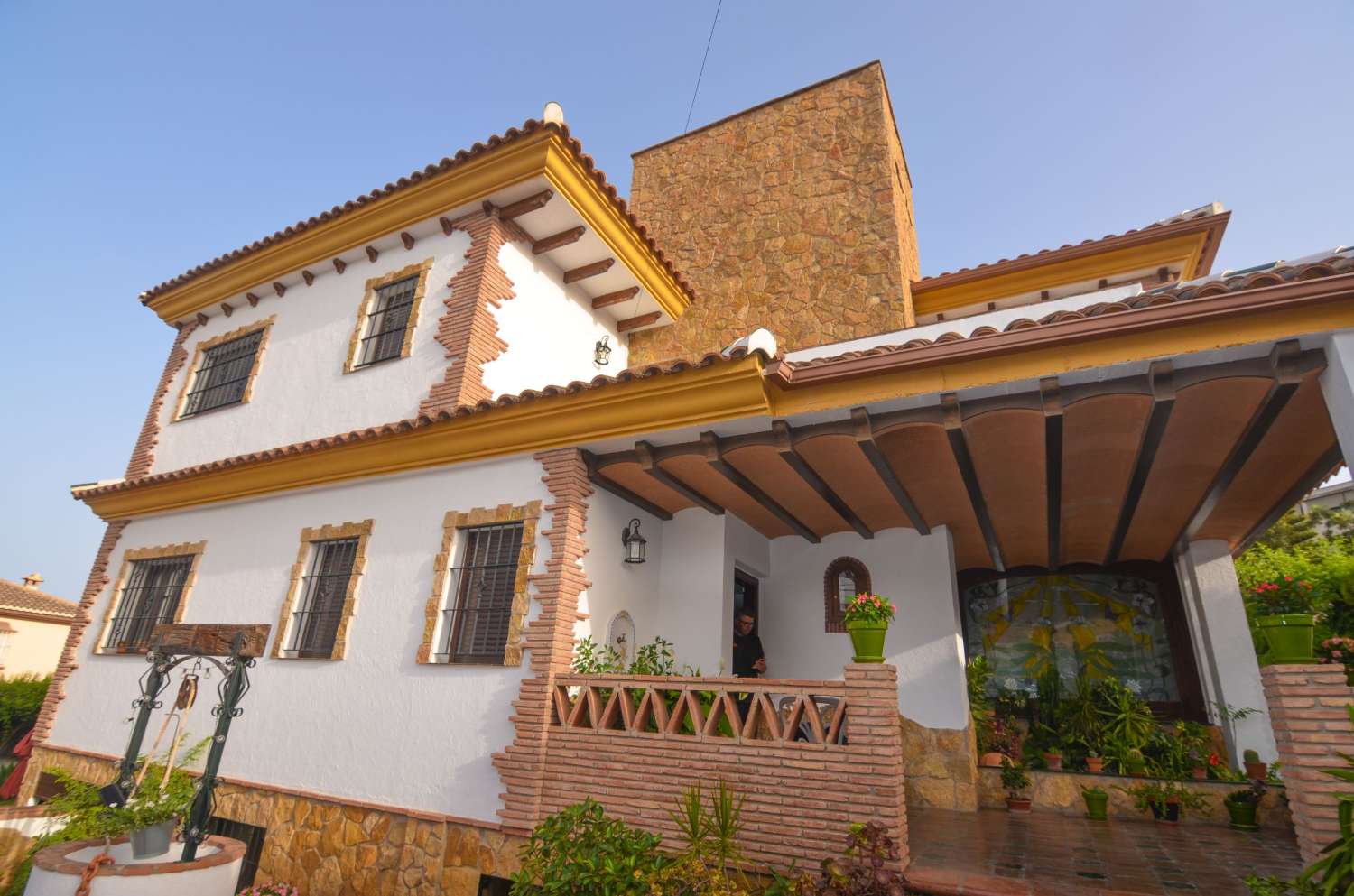 VILLA INDEPENDIENTE EN ZONA CARREFOUR TORREMOLINOS