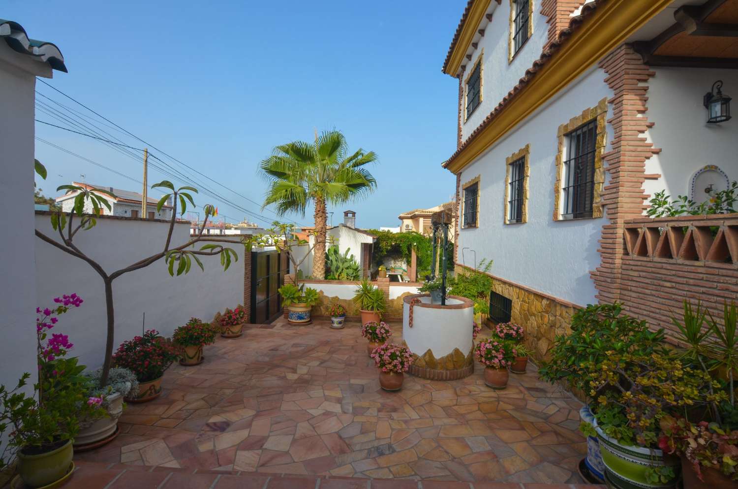 VILLA INDEPENDIENTE EN ZONA CARREFOUR TORREMOLINOS