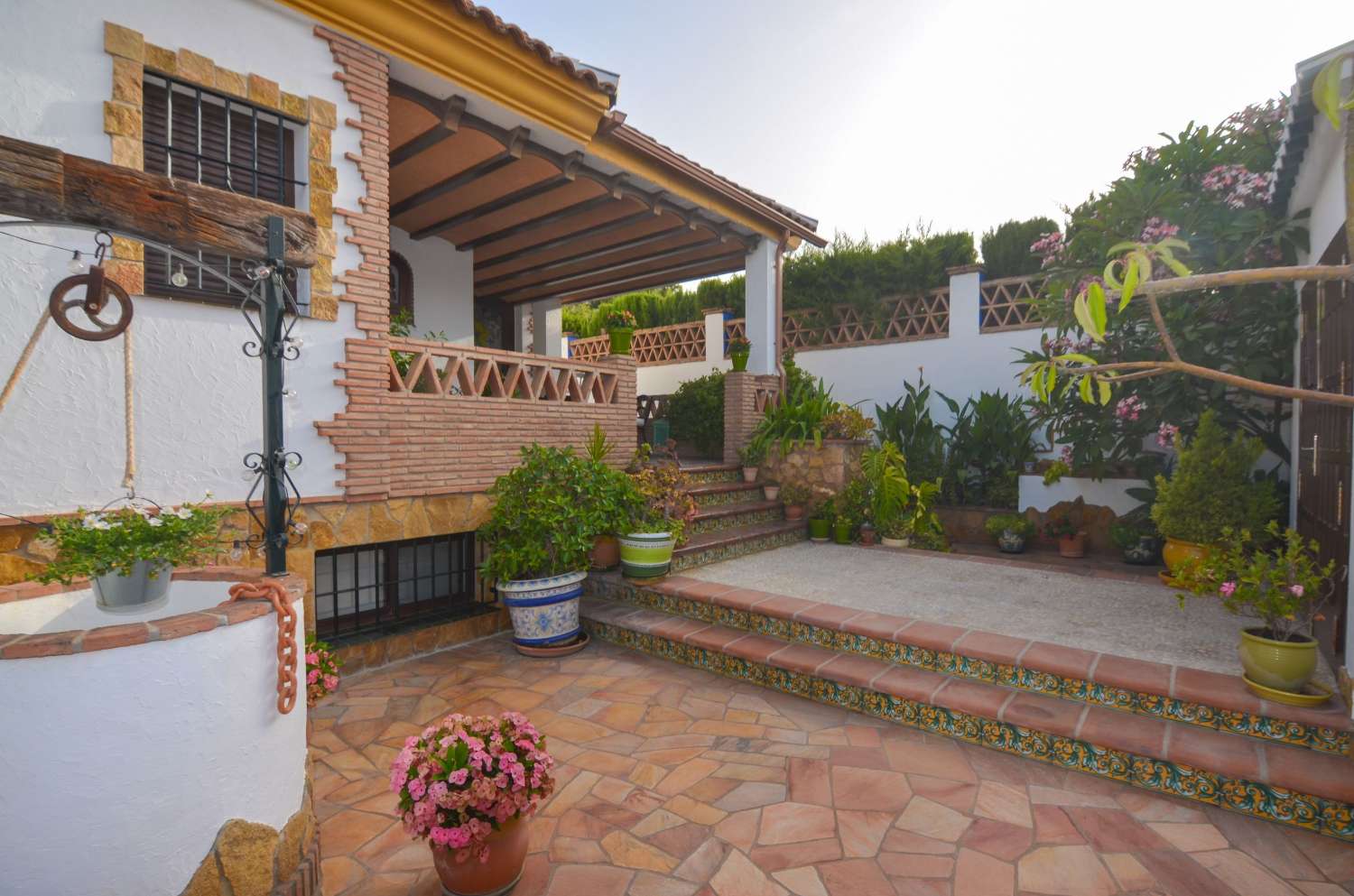 VILLA INDEPENDIENTE EN ZONA CARREFOUR TORREMOLINOS