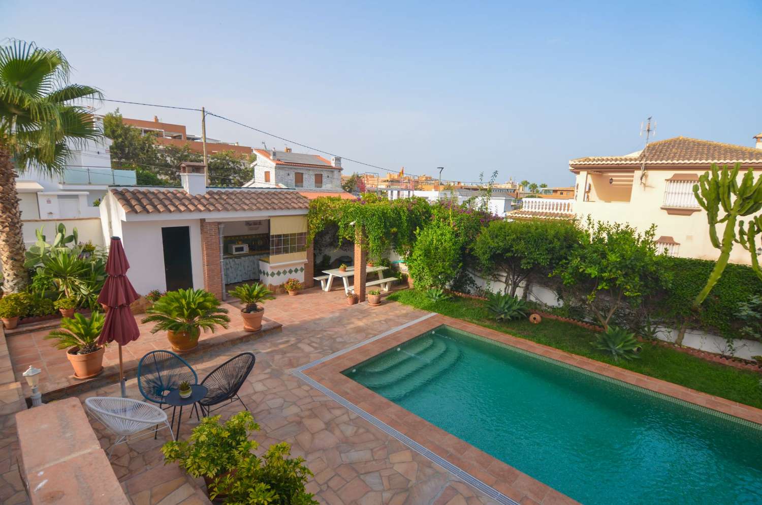 VILLA INDEPENDIENTE EN ZONA CARREFOUR TORREMOLINOS