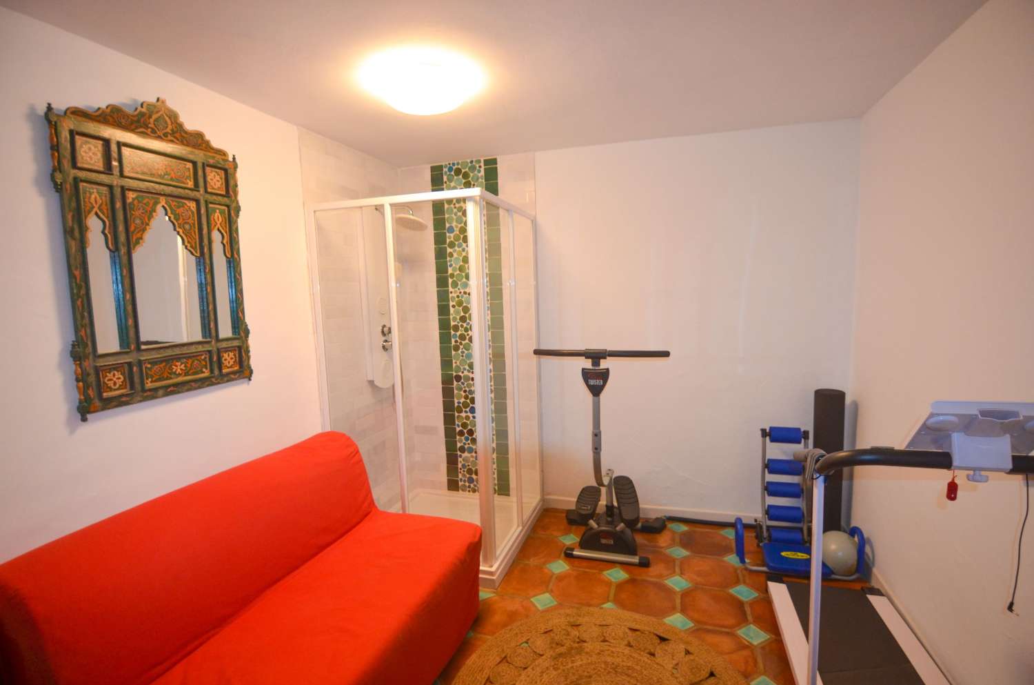 VILLA INDEPENDIENTE EN ZONA CARREFOUR TORREMOLINOS
