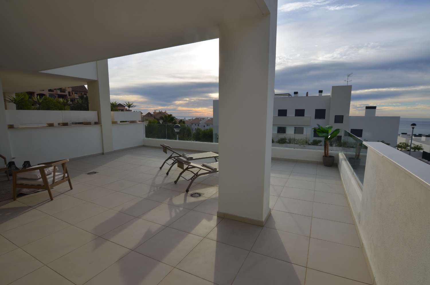 FABULOSA VIVIENDA A ESTRENAR  DE SO DORMITORIOS CON VISTAS AL MAR