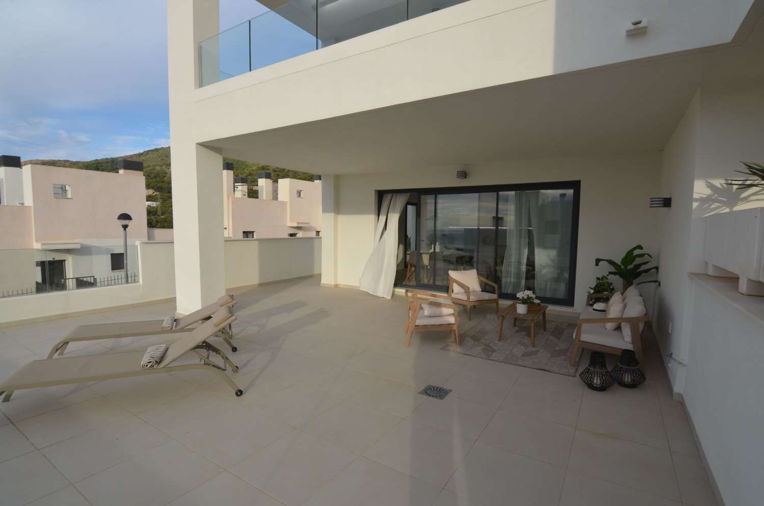 FABULOSA VIVIENDA A ESTRENAR  DE SO DORMITORIOS CON VISTAS AL MAR