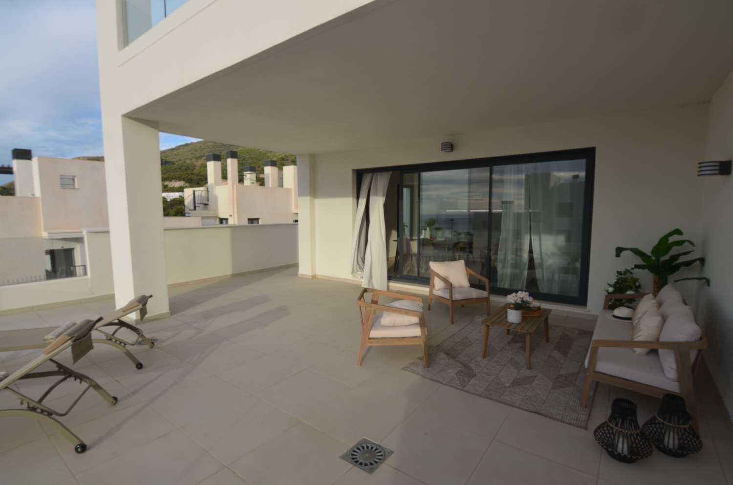 FABULOSA VIVIENDA A ESTRENAR  DE SO DORMITORIOS CON VISTAS AL MAR